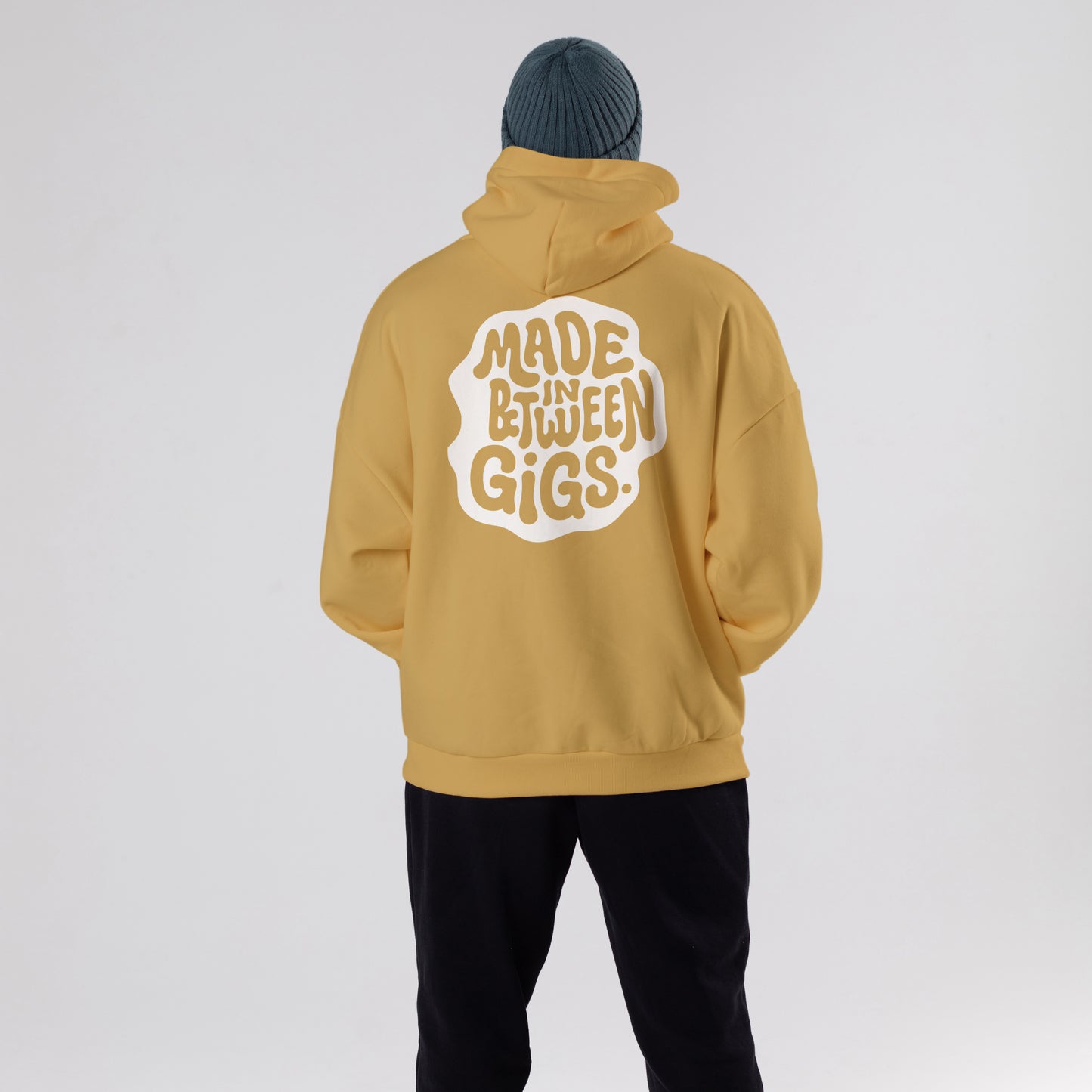 Softstyle Artist Hoodie – Sand